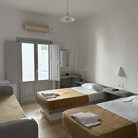 Hellas 2* Fira (Santorini)